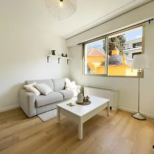 Bord De 3 Appartamento Mentone